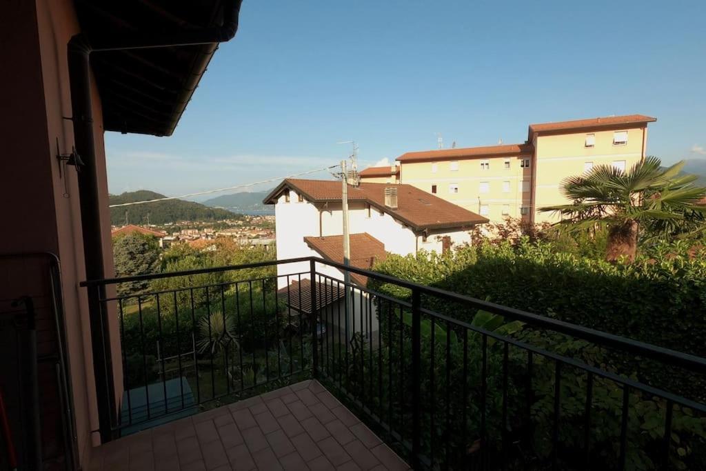 Hygge Holiday House Luino Bagian luar foto